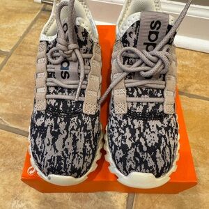 adidas Kids Sneakers in Black and Gray